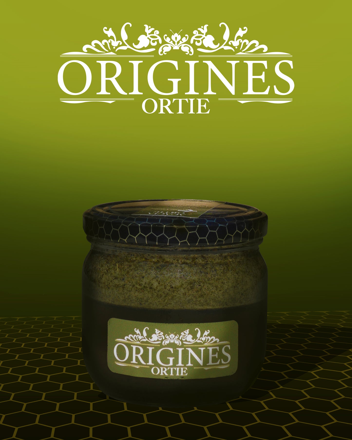 Notre pot de 380 g de miel contenant notre Miel à l'Ortie, reconnaissable à sa couleur verte distinctive.